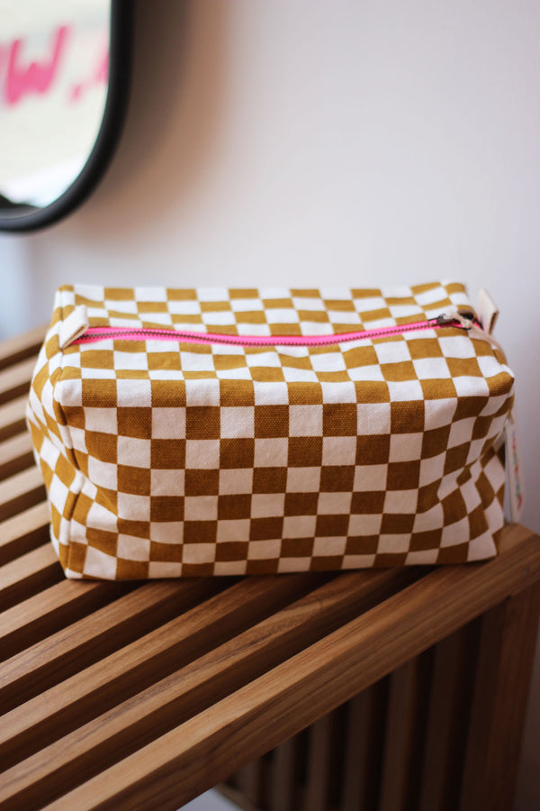 Caramel Checkered Vic Wash Bag